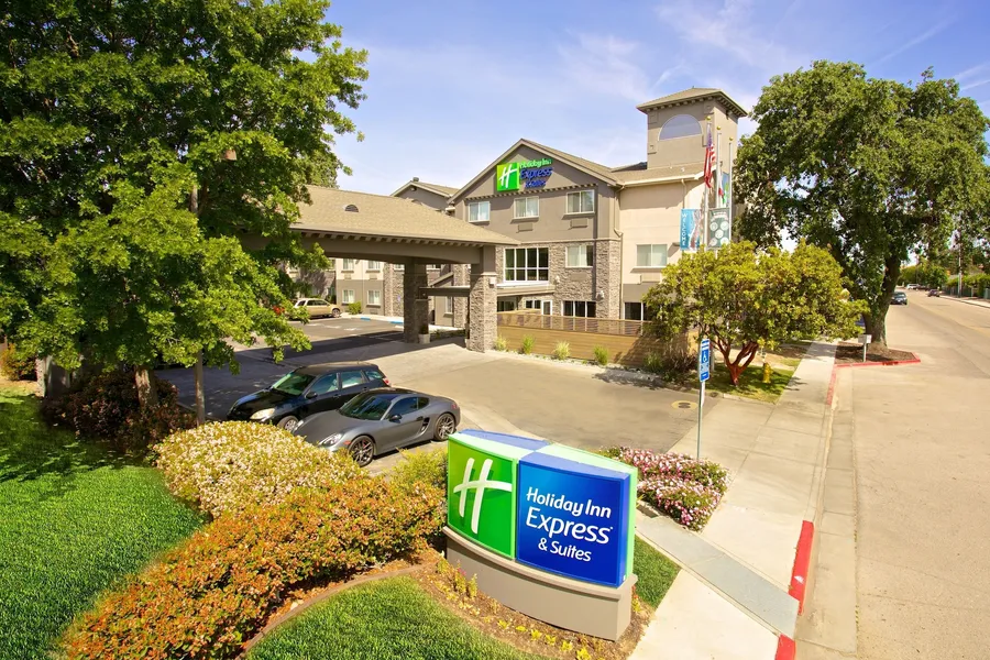 Holiday Inn Express & Suites Paso Robles by IHG hotel detail image 2