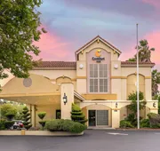 Comfort Inn Fairfield Napa Valley Area hotel detail image 3