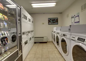 InTown Suites Extended Stay Greensboro NC - Airport hotel thumbnail 2