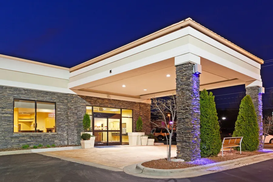 Holiday Inn Express & Suites Greensboro-(I-40 Wendover) by IHG hotel detail image 2