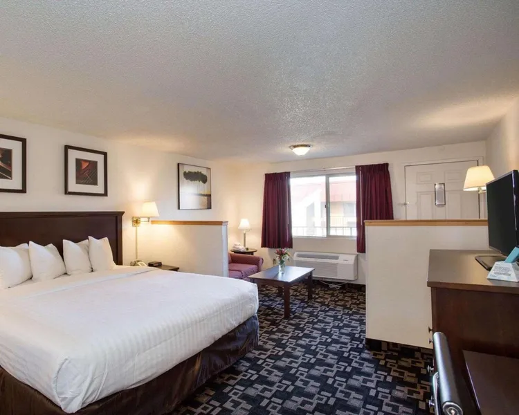 MorningGlory Inn & Suites hotel detail image 6