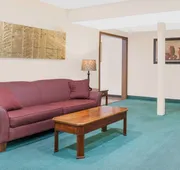 Super 8 by Wyndham Middletown hotel detail image 3