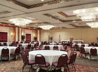 Ramada by Wyndham Fishkill hotel thumbnail 2