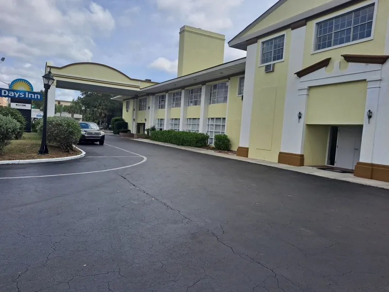 Days Inn by Wyndham Gainesville University hotel detail image 2