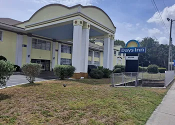 Days Inn by Wyndham Gainesville University hotel thumbnail 3