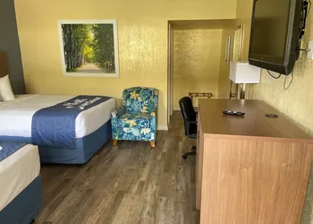 Days Inn by Wyndham Gainesville University hotel thumbnail 5