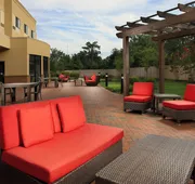 Courtyard Marriott Waldorf hotel detail image 3