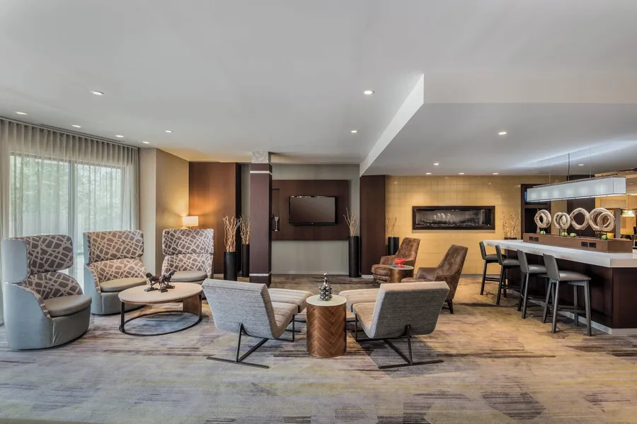 Courtyard Marriott Waldorf hotel detail image 6
