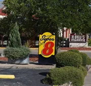 Super 8 by Wyndham Fredericksburg hotel detail image 7