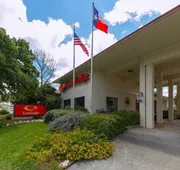Econo Lodge Fredericksburg hotel detail image 4