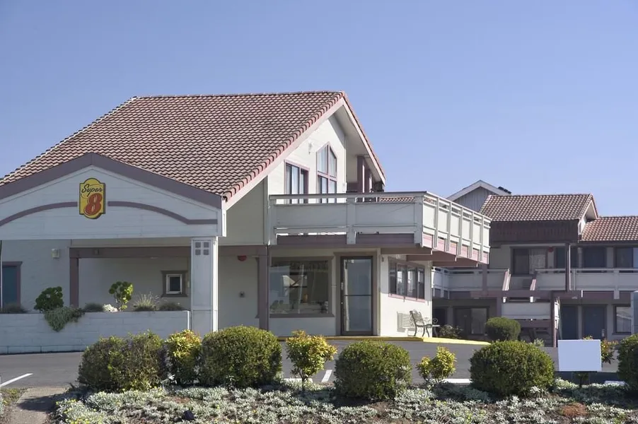 Super 8 by Wyndham Fort Bragg hotel detail image 2