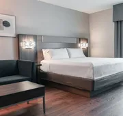 Holiday Inn Express & Suites Kingston Central by IHG hotel detail image 7