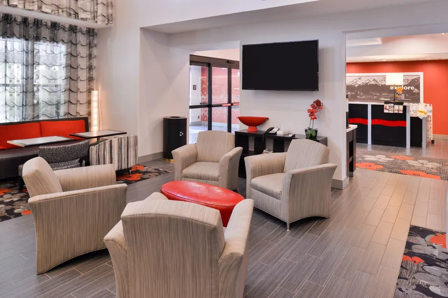 Hampton Inn & Suites DuPont hotel detail image 6