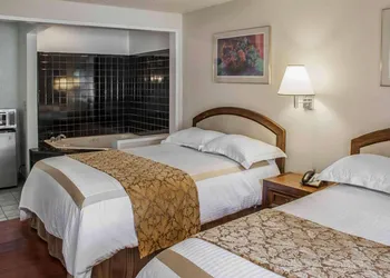 Rodeway Inn & Suites hotel thumbnail 7