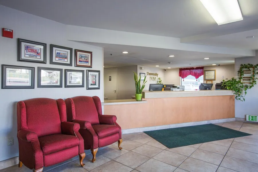 University Inn hotel detail image 6