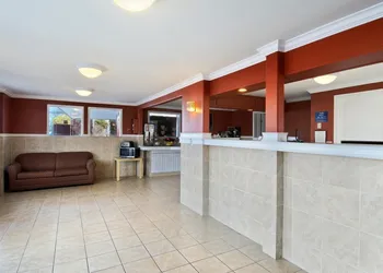 Travelodge by Wyndham Port of Tacoma WA hotel thumbnail 4