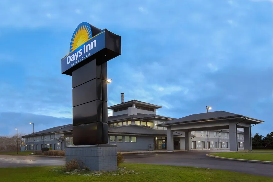 Days Inn by Wyndham Barrie hotel detail image 2