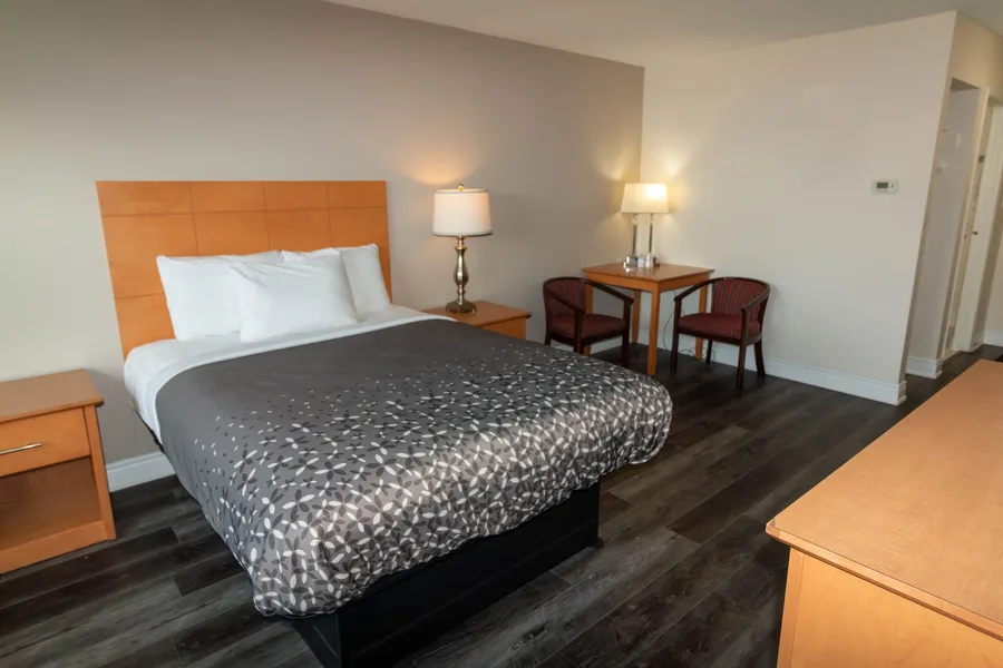 Borden Inn & Suites hotel detail image 6