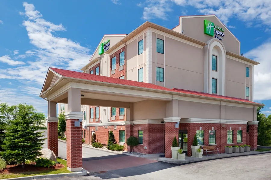 Holiday Inn Express Hotel & Suites Barrie by IHG hotel detail image 2