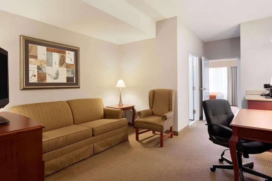 Country Inn & Suites by Radisson, Harrisonburg, VA hotel detail image 2