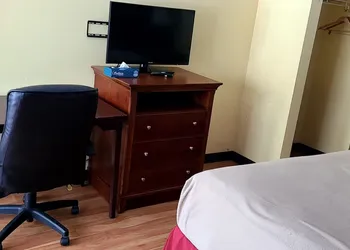 Days Inn By Wyndham Kennesaw hotel thumbnail 5