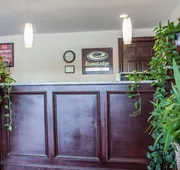 Econo Lodge Newton hotel detail image 4