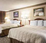Econo Lodge Newton hotel detail image 7