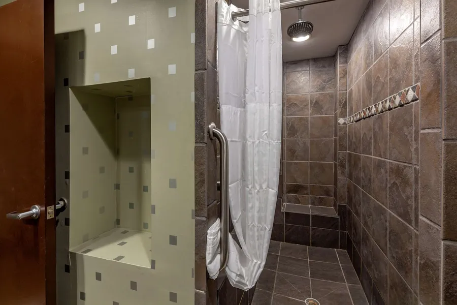 Comfort Suites Perrysburg - Toledo South hotel detail image 6
