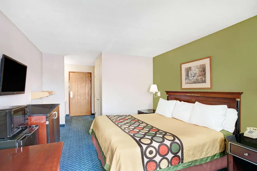 Super 8 by Wyndham West Memphis hotel detail image 6