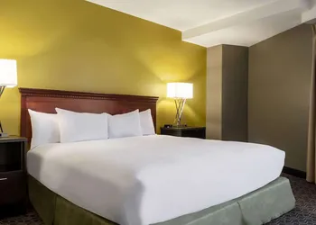 Wyndham Springfield City Centre hotel thumbnail 5