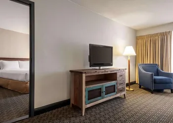Wyndham Springfield City Centre hotel thumbnail 6