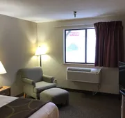 Super 8 by Wyndham Salmon Arm hotel detail image 7