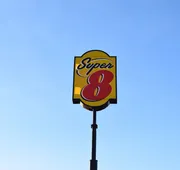 Super 8 by Wyndham Saginaw hotel detail image 3