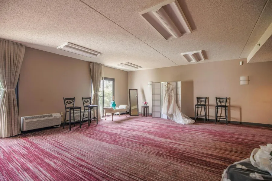 Courtyard by Marriott Lincroft Red Bank hotel detail image 6