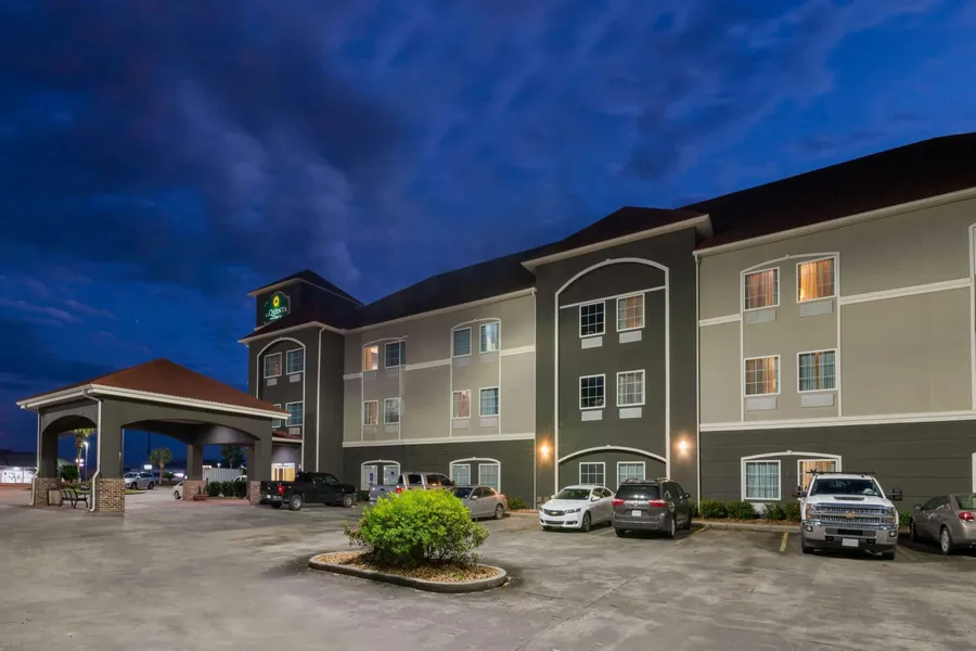 La Quinta Inn & Suites by Wyndham Broussard - Lafayette Area hotel detail image 2