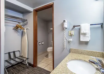 Quality Inn Olympia Near State Capital hotel thumbnail 4