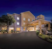 Comfort Inn & Suites Near Lake Lewisville hotel detail image 3