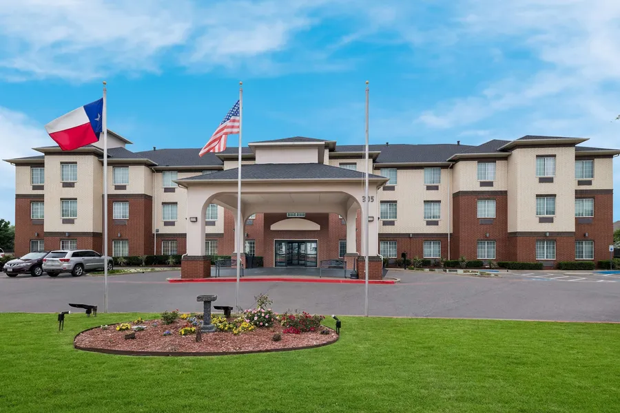 Best Western Plus Lake Dallas Inn & Suites hotel detail image 2