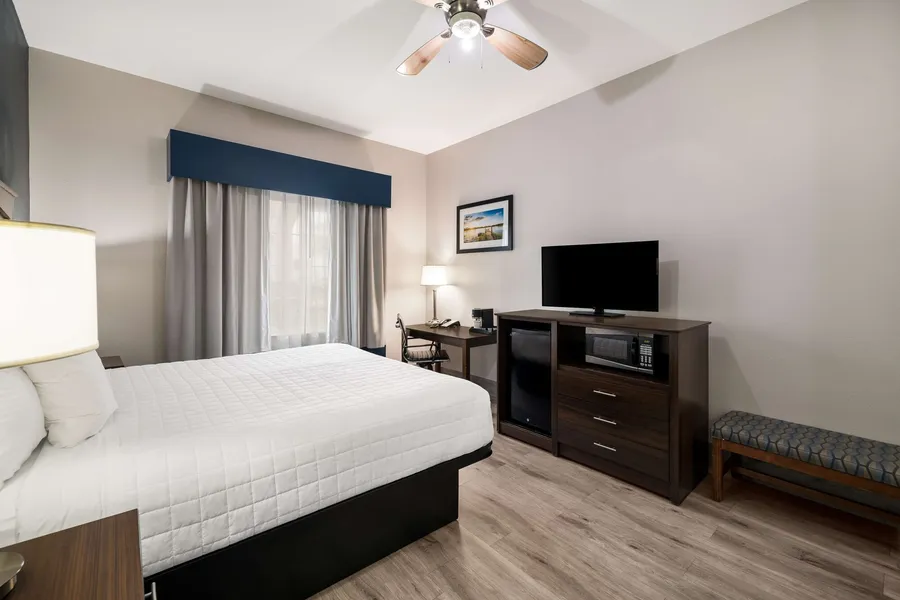 Best Western Plus Lake Dallas Inn & Suites hotel detail image 6