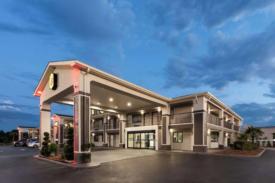 Super 8 by Wyndham Prattville Montgomery hotel detail image 6