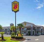 Super 8 by Wyndham Prattville Montgomery hotel detail image 7