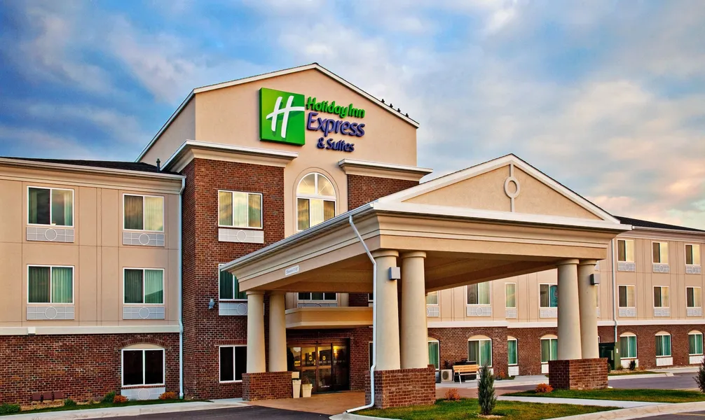 Holiday Inn Express Hotel & Suites Dubuque by IHG hotel detail image 2
