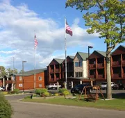Super 8 by Wyndham Bridgeview of Mackinaw City hotel detail image 4