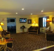 Super 8 by Wyndham Bridgeview of Mackinaw City hotel detail image 7