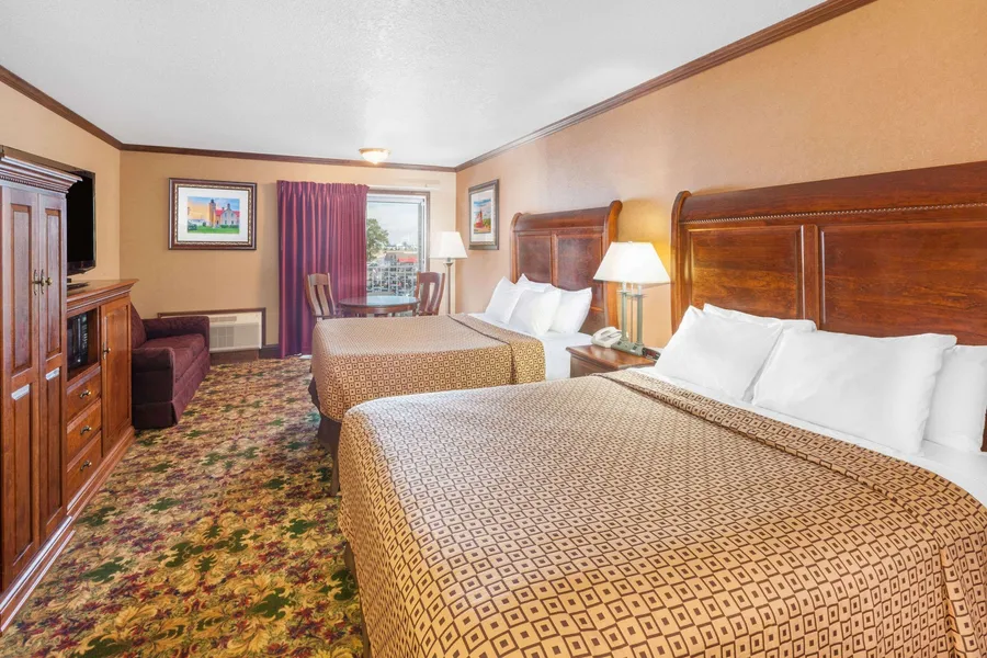 Ramada by Wyndham Mackinaw City Waterfront hotel detail image 6