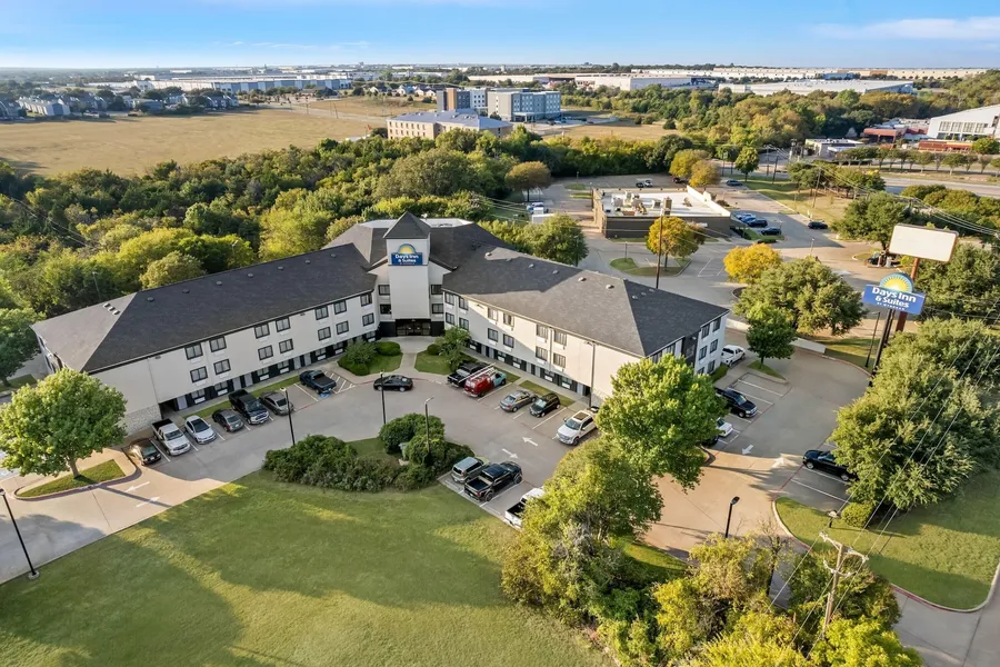 Days Inn & Suites by Wyndham DeSoto hotel detail image 6