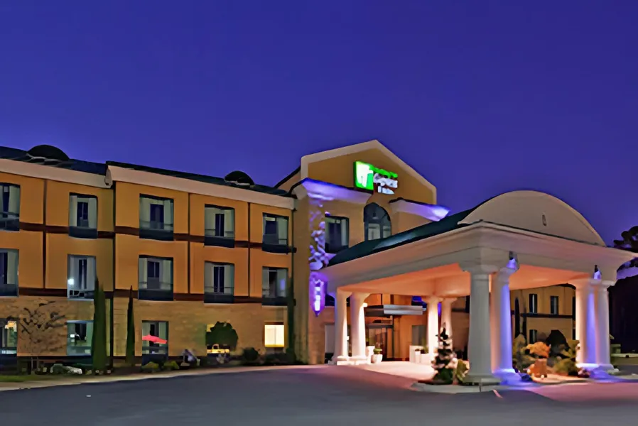 Holiday Inn Express & Suites Macon - I-475 By IHG hotel detail image 2
