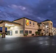 Super 8 by Wyndham Macon West hotel detail image 3