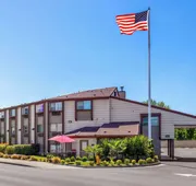 Ramada by Wyndham Medford Airport North hotel detail image 4