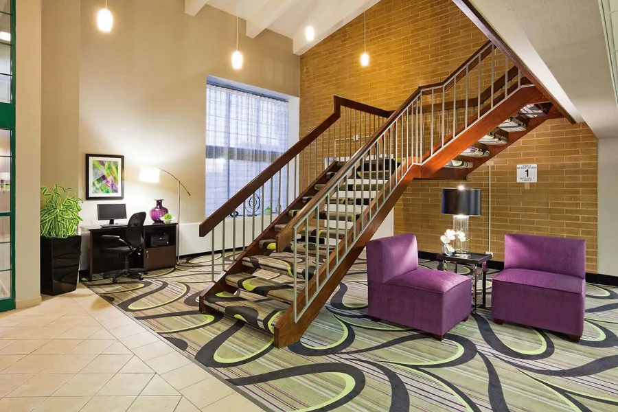 La Quinta Inn by Wyndham Oshkosh hotel detail image 6